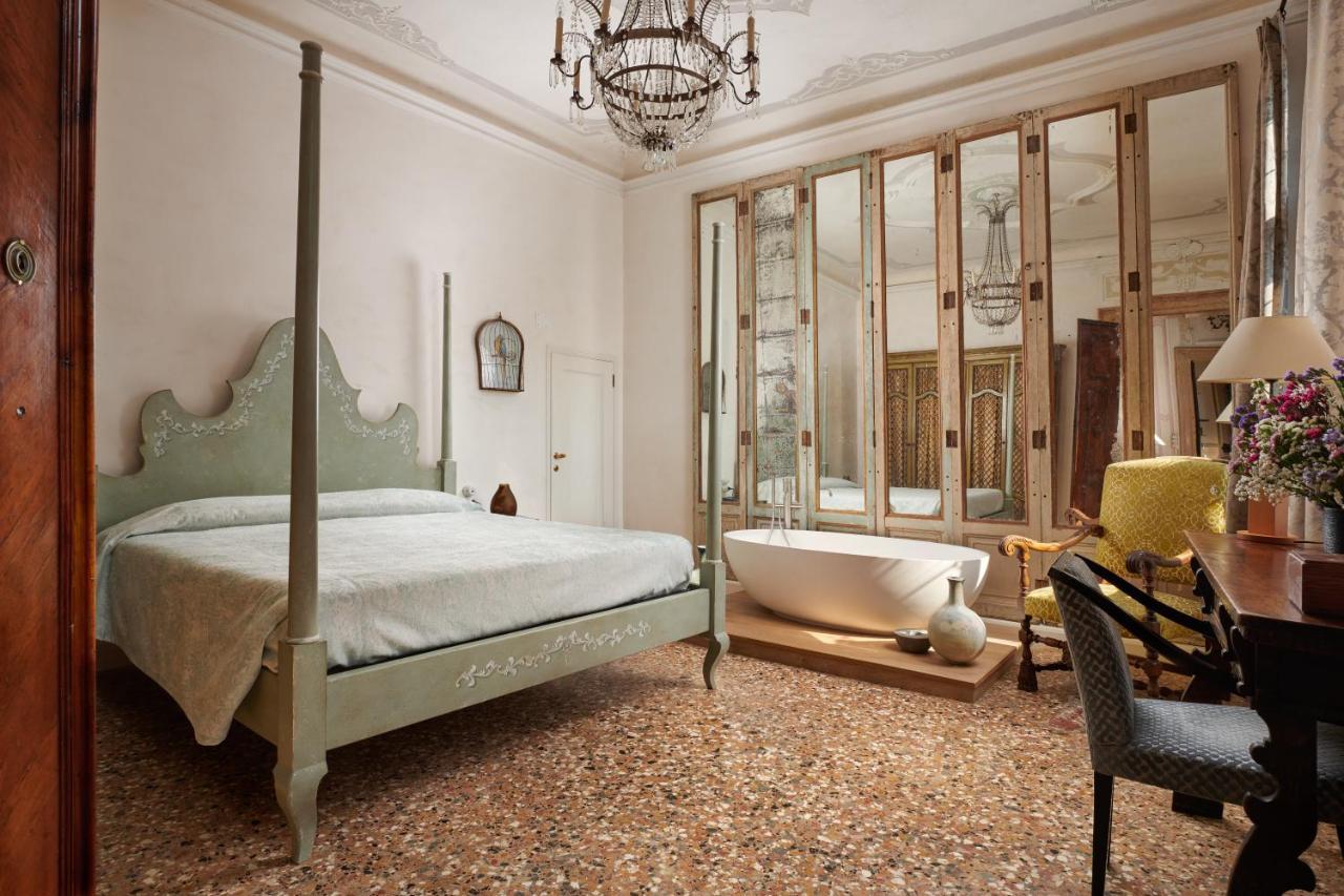 Palazzo Lena Piano Nobile